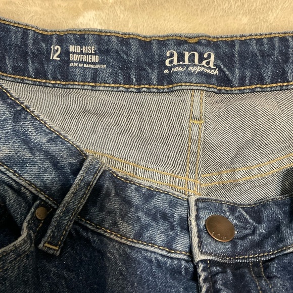 a.n.a Mid-rise Boyfriend Blue Jeans 12/32” waist - Picture 4 of 7